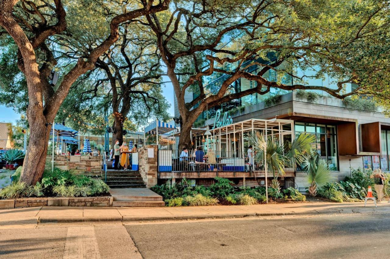 Quiet Mid Century Modern Retreat With Patio And Yard By Lodgewell Austin Exterior photo