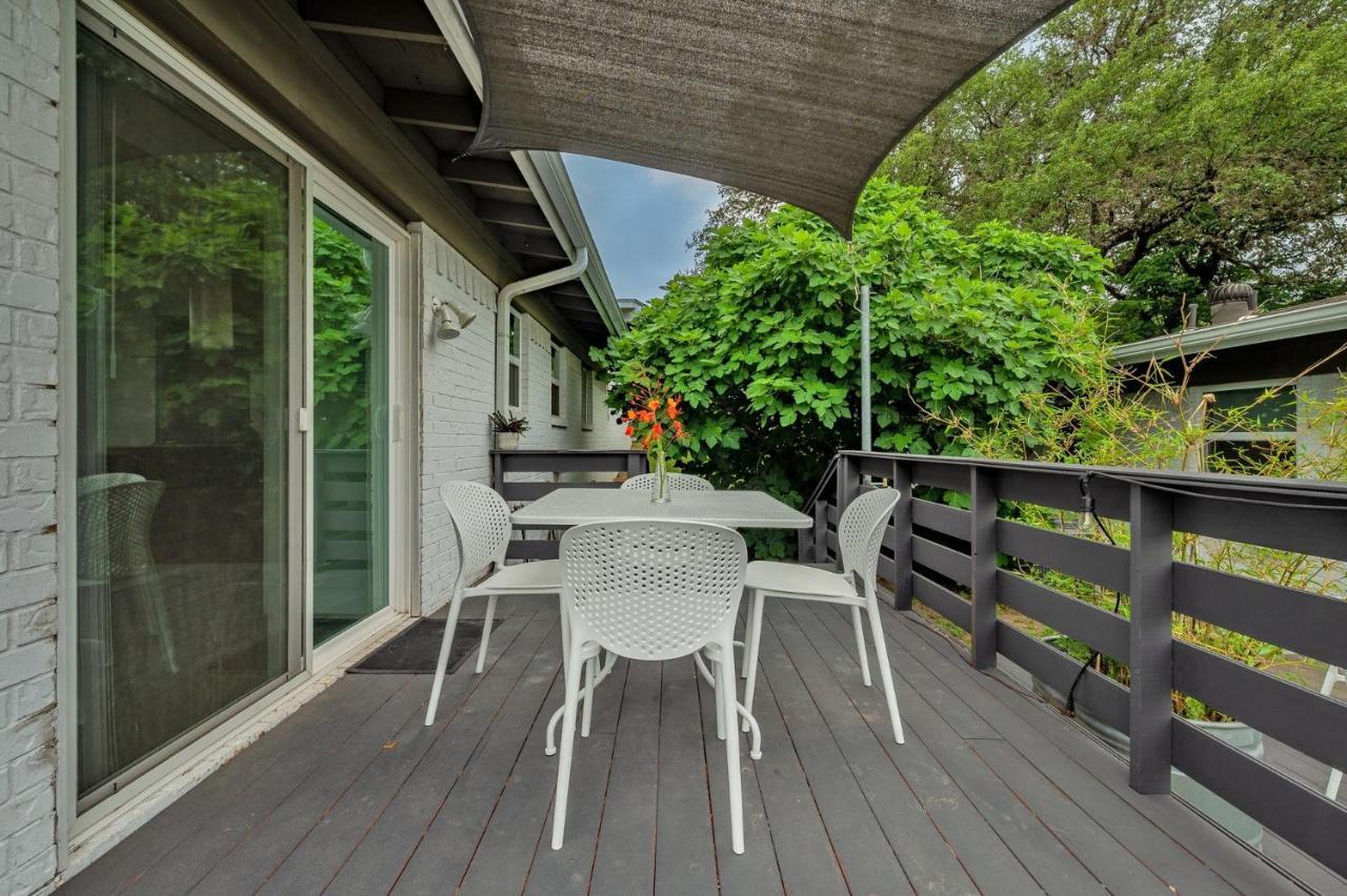 Quiet Mid Century Modern Retreat With Patio And Yard By Lodgewell Austin Exterior photo