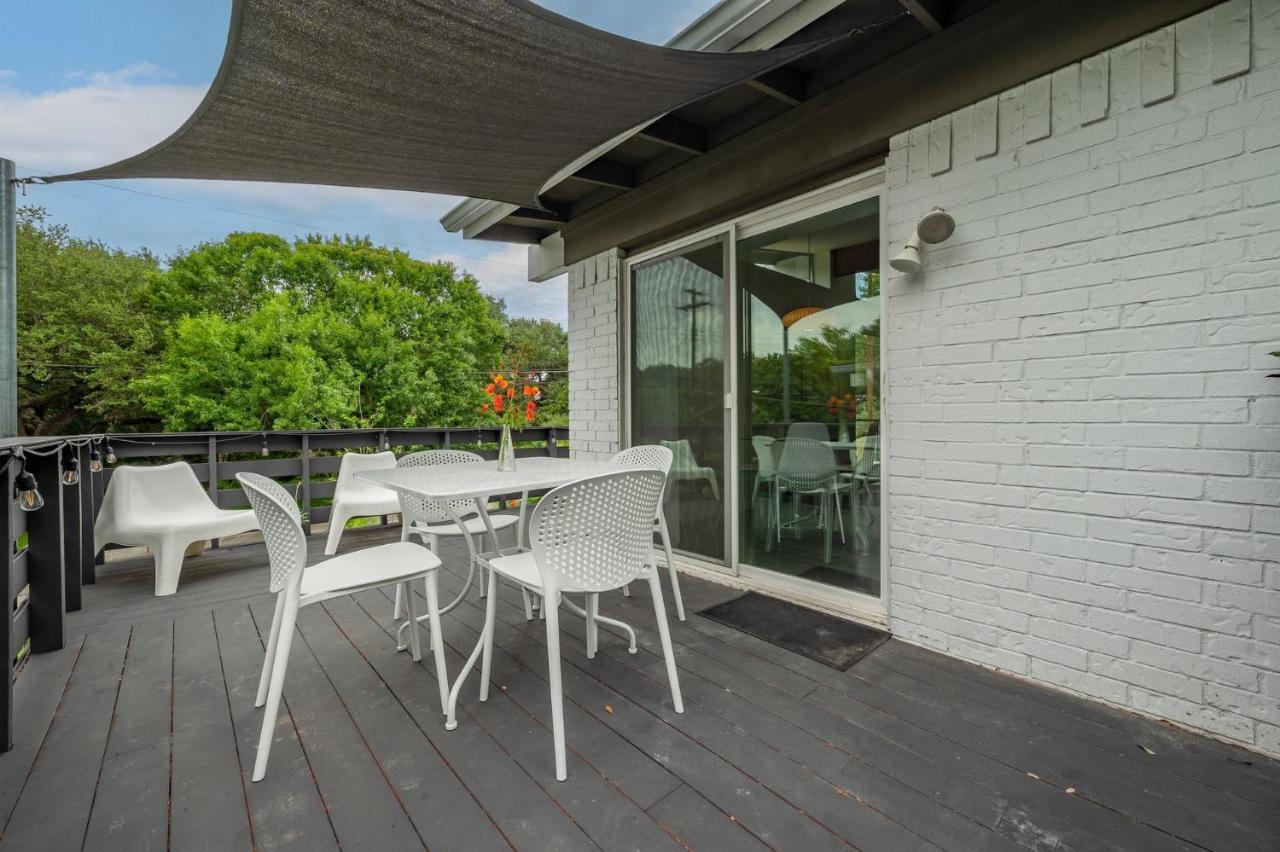 Quiet Mid Century Modern Retreat With Patio And Yard By Lodgewell Austin Exterior photo